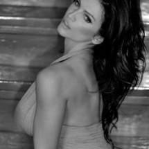 Fotki Denise Milani z Facebooka — 29