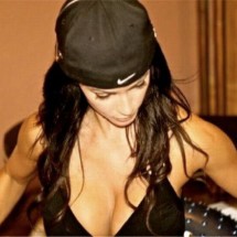 Fotki Denise Milani z Facebooka — 46