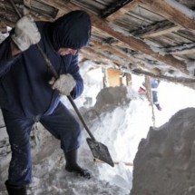 Village in Romania under the snow — 25