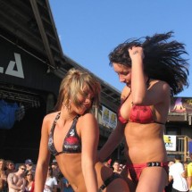 Party girls — 19