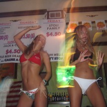 Party girls — 25