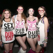Dziewczyny z Electric Daisy Carnival 2012 — 17