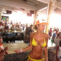 Dziewczyny w bikini — 23