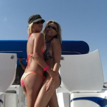 Photos of girls from holiday on beach — 18