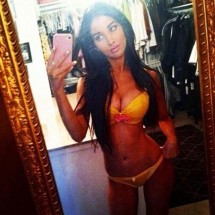 Girls take photos of themeselves — 24